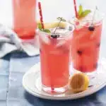 Rhubarb Lemonade | RICARDO 10 Glass of refreshing rhubarb lemonade on a sunny table